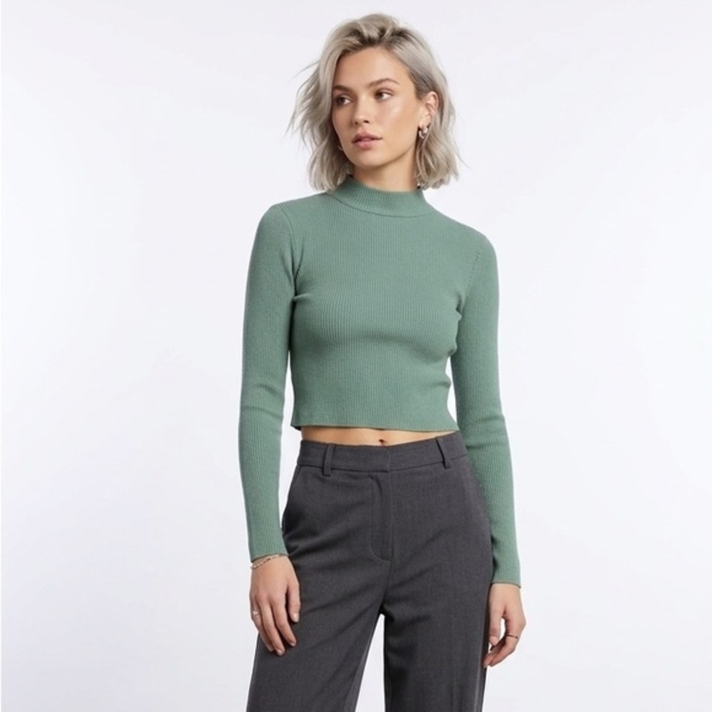 Olivia Rea Sage Green Long Sleeve Ribbed Mockneck Cropped Top Size Medium